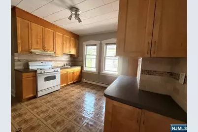 36 Demott 2 #2, Clifton, NJ 07011 - Photo 8