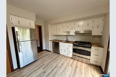 54 Franklin Avenue, Saddle Brook Township, NJ 07663 - Photo 8