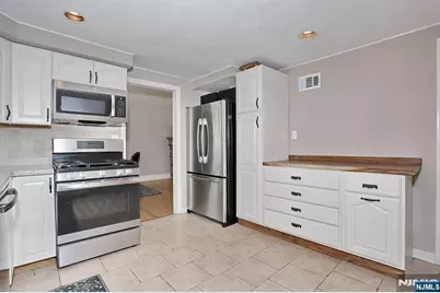 153 Bergen Avenue, Waldwick, NJ 07463 - Photo 14
