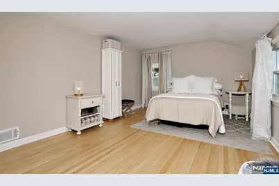 153 Bergen Avenue, Waldwick, NJ 07463 - Photo 22