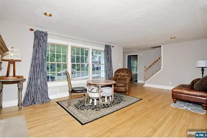 153 Bergen Avenue, Waldwick, NJ 07463 - Photo 6