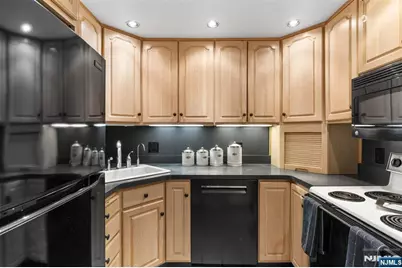 7855 Boulevard East 19G #19G, North Bergen, NJ 07047 - Photo 4
