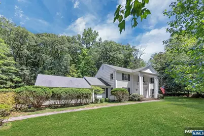 621 Winding Hollow Drive, Franklin Lakes, NJ 07417 - Photo 6