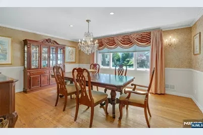 805 Washburn Street, Teaneck Township, NJ 07666 - Photo 6