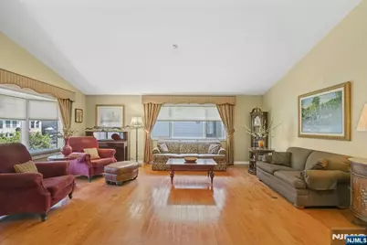 805 Washburn Street, Teaneck Township, NJ 07666 - Photo 4