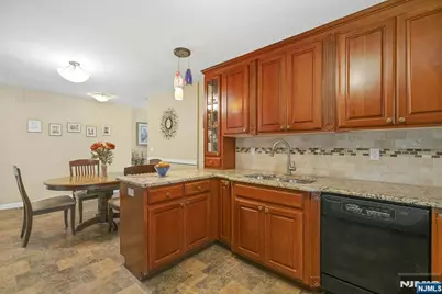 805 Washburn Street, Teaneck Township, NJ 07666 - Photo 8
