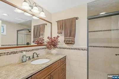 805 Washburn Street, Teaneck Township, NJ 07666 - Photo 22