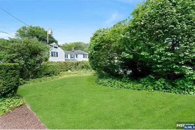 12 Bancroft Place, Fair Lawn, NJ 07410 - Photo 22