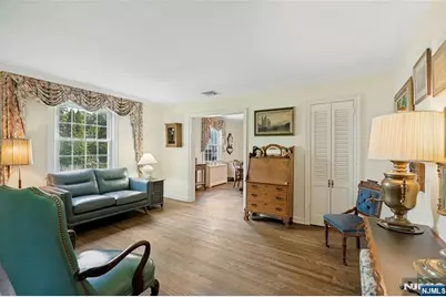 12 Bancroft Place, Fair Lawn, NJ 07410 - Photo 2