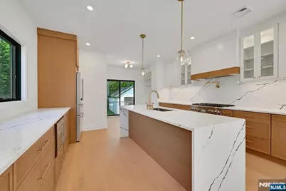 229 Hickory Avenue, Tenafly, NJ 07670 - Photo 8