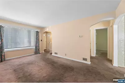 161 Baker Avenue, Bergenfield, NJ 07621 - Photo 4