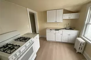 131 Delafield Ave 3Fl, Lyndhurst Township, NJ 07071 - Photo 6