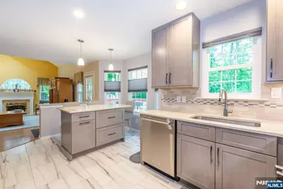 11 Burnham Drive, Pequannock Township, NJ 07444 - Photo 4