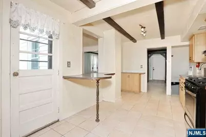 49 S Franklin Avenue, Bergenfield, NJ 07621 - Photo 18