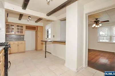 49 S Franklin Avenue, Bergenfield, NJ 07621 - Photo 14
