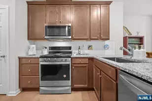 54 Arnold Dr, Wood Ridge, NJ 07075 - Photo 14