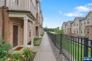 54 Arnold Dr, Wood Ridge, NJ 07075 - Photo 4