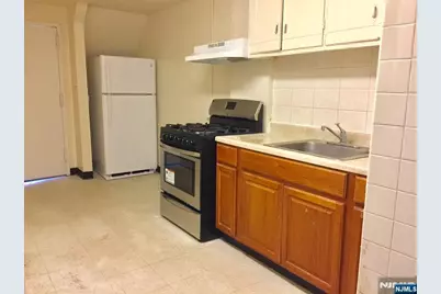 32 President Street 1 #1, East Newark, NJ 07029 - Photo 2