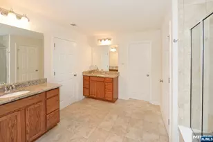 27 Winfield Dr 903, Woodcliff Lake, NJ 07677 - Photo 14