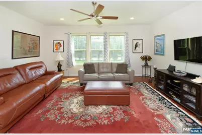 27 Winfield Drive 903 #903, Woodcliff Lake, NJ 07677 - Photo 8