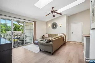 518 Holly Ct, Mahwah, NJ 07430 - Photo 4
