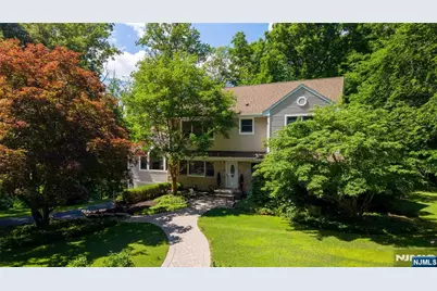 66 Glasgow Terrace, Mahwah, NJ 07430 - Photo 2