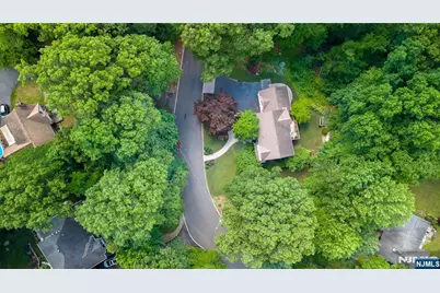 66 Glasgow Terrace, Mahwah, NJ 07430 - Photo 32