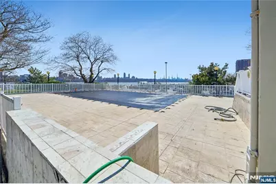 1055 River Road 302 #302, Edgewater, NJ 07020 - Photo 14