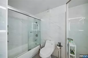 1055 River Road 302, Edgewater, NJ 07020 - Photo 6