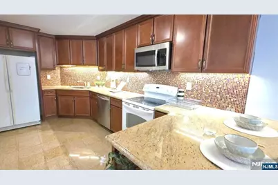 1055 River Road 302 #302, Edgewater, NJ 07020 - Photo 6