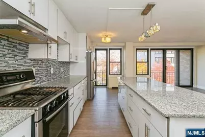 2400 Hudson Terrace 3S #3S, Fort Lee, NJ 07024 - Photo 18