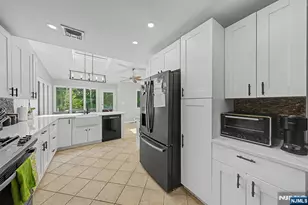 91 Greenbrook Pl, Park Ridge, NJ 07656 - Photo 4