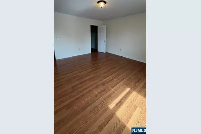 662 Goffle Road B-23 #B-23, Hawthorne, NJ 07506 - Photo 2