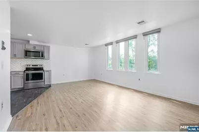 308-310 Passaic Avenue 402 #402, Harrison, NJ 07032 - Photo 6