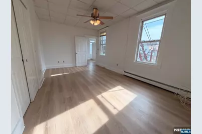 536 Lake Avenue Apt 4 #Apt 4, Lyndhurst Township, NJ 07071 - Photo 10