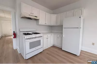 536 Lake Avenue Apt 4 #Apt 4, Lyndhurst Township, NJ 07071 - Photo 4