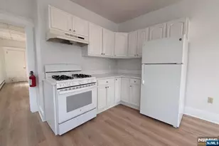 536 Lake Ave #4, Lyndhurst Township, NJ 07071 - Photo 4