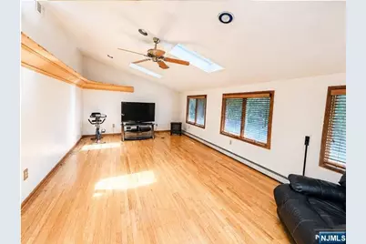 64 Larchmont Drive, West Milford, NJ 07421 - Photo 16