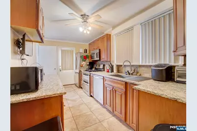 409-411 3rd Avenue, Newark, NJ 07107 - Photo 8