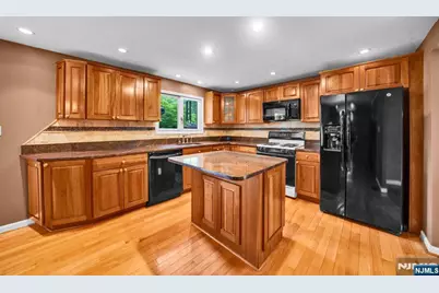 165 Busteed Drive, Midland Park, NJ 07432 - Photo 16