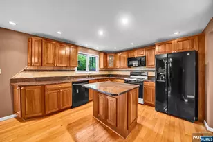 165 Busteed Dr, Midland Park, NJ 07432 - Photo 16