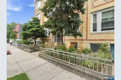 196 Pearsall Avenue 10 #10, Jersey City, NJ 07305 - Photo 1