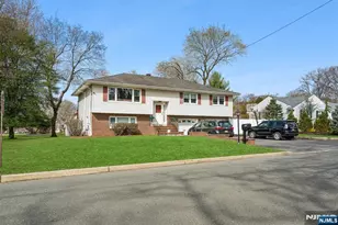 201 Rockland Ave, River Vale Township, NJ 07675 - Photo 2