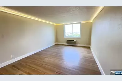 160 Overlook Avenue 9A #9A, Hackensack, NJ 07601 - Photo 12