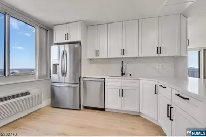 160 Overlook Avenue 9A #9A, Hackensack, NJ 07601 - Photo 8
