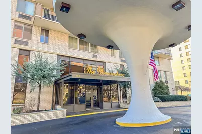 160 Overlook Avenue 9A #9A, Hackensack, NJ 07601 - Photo 2