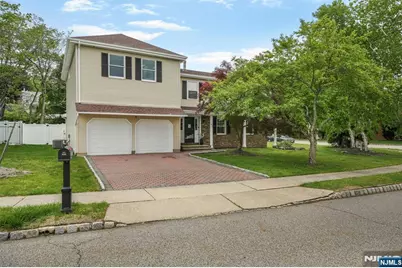 45 Holyoke Court, Wayne, NJ 07470 - Photo 2