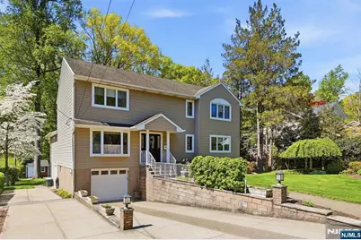 21 Lakeview Avenue, Park Ridge, NJ 07656 - Photo 2