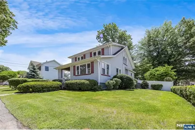 135 E Linden Avenue, Dumont, NJ 07628 - Photo 36