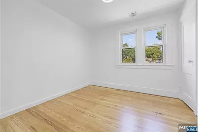 135 E Linden Avenue, Dumont, NJ 07628 - Photo 22